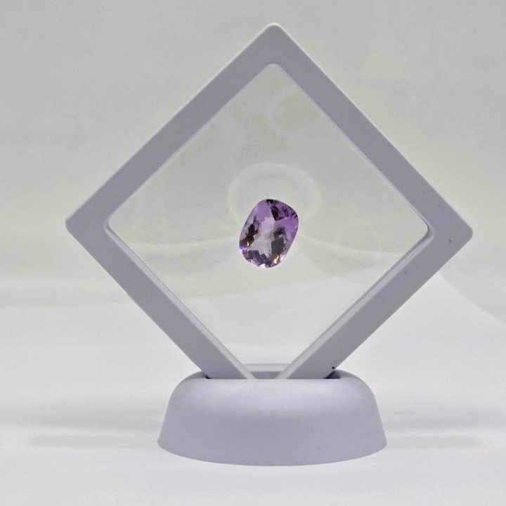 Ametista Taglio:  Cushon 12x16mm - 9,50 ct
