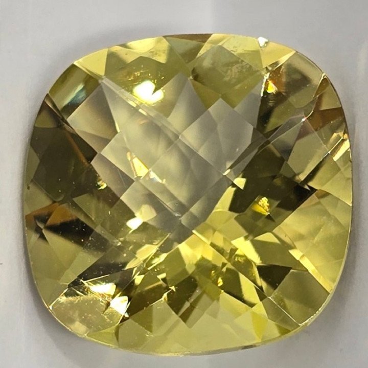 Quarzo Lemon Taglio:  Cushon 14x14mm - 9 ct