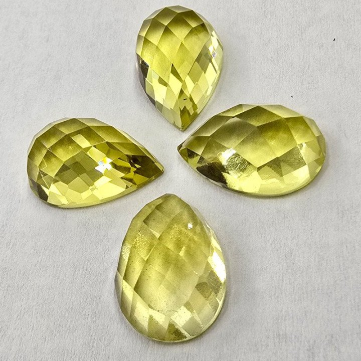 Lotto con 4 Quarzi Lemon Taglio:  Goccia 10x15 mm - 26