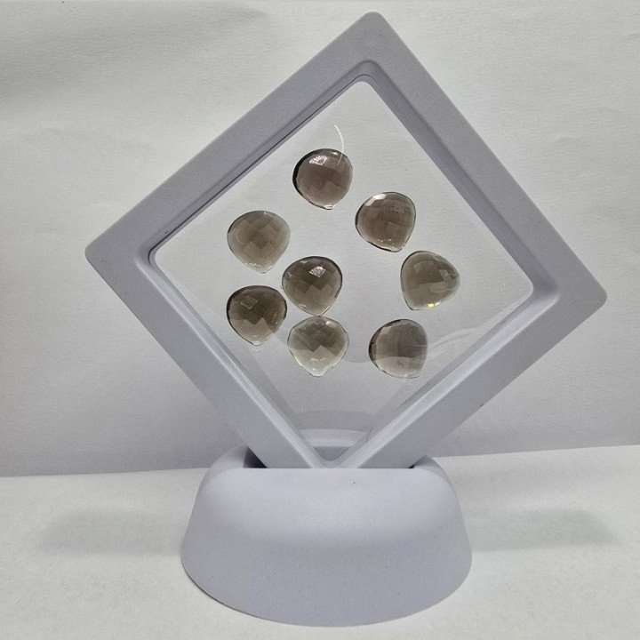 Lot with 8 Smoky Quartzes, Heart Cut, 12x12 mm - 41.30 ct