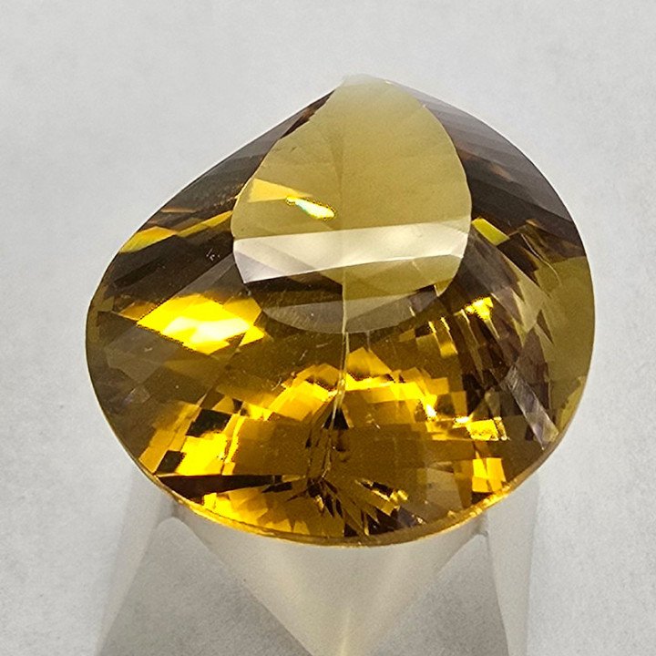 Honey Quartz Drop Cut 18x24 mm - 21.53 ct
