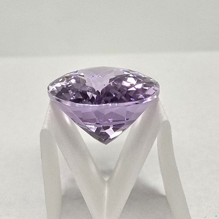 Oval-Cut Amethyst 12 x 16 mm - 7.85 ct