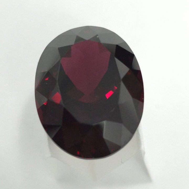 Granato  Taglio Ovale 12 x 16 mm - 14