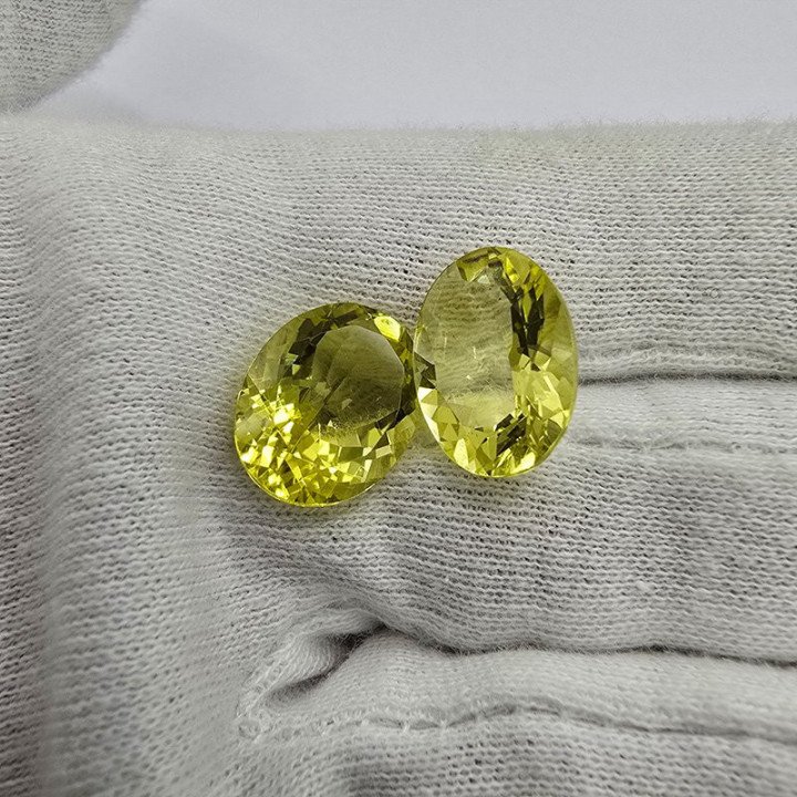 Lot of 2 Oval-Cut Lemon Quartz 12 x 16 mm - 16.08 ct