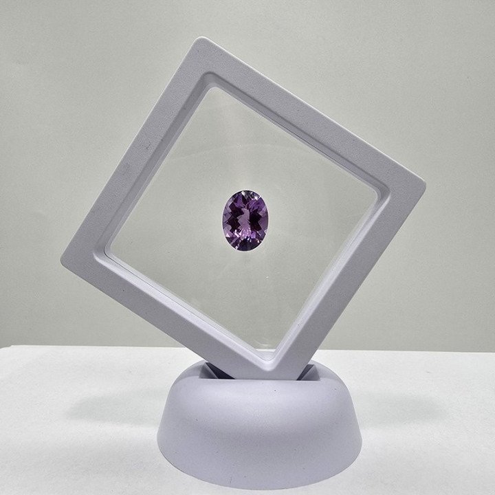 Oval-Cut Amethyst 12 x 16 mm - 7.90 ct