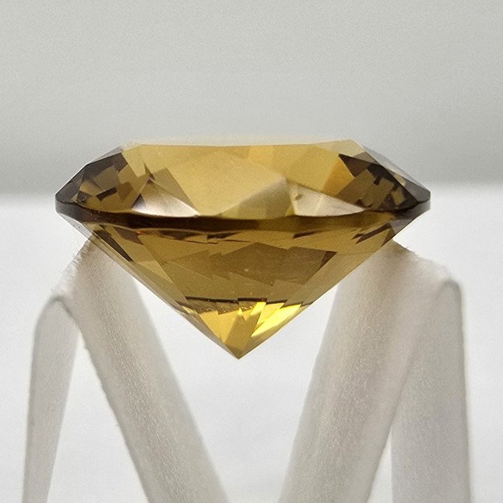 Round-Cut Beer Quartz 12 mm - 4.71 ct