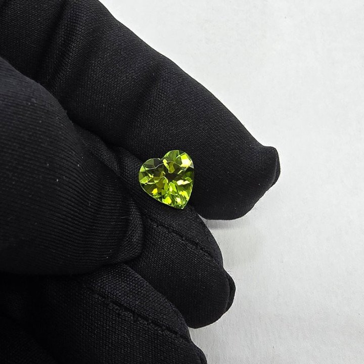 Magnifico Peridoto Cuore 10x10mm - 3,64 ct