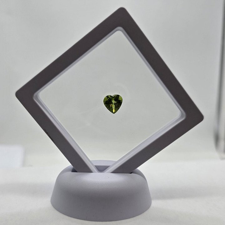 Magnifico Peridoto Cuore 10x10mm - 3,64 ct