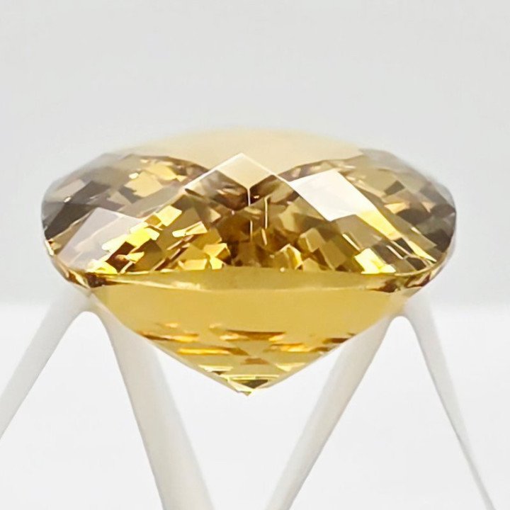 Cushon Cut Honey Quartz 15x20 mm - 15.68 ct