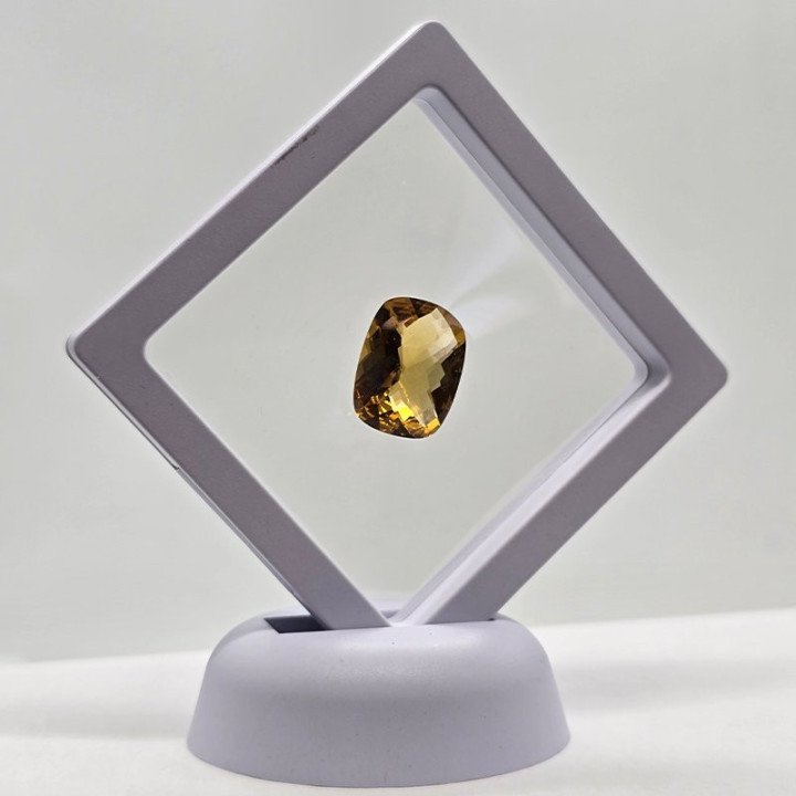 Cushon Cut Honey Quartz 15x20 mm - 13.78 ct
