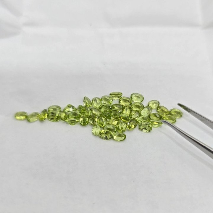 Lotto 45  Peridoti  - Taglio:  Ovale - 9